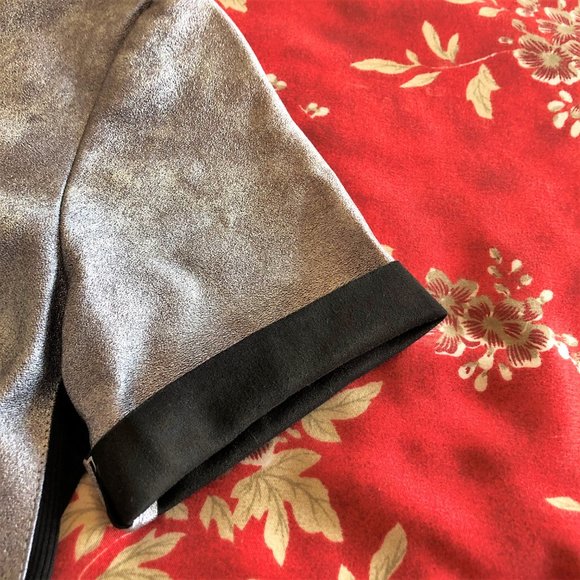 *NWOT* Flattering Statement Piece by BCBGMaxAzria - Vegan Leather Silver Top XXS - Picture 10 of 16